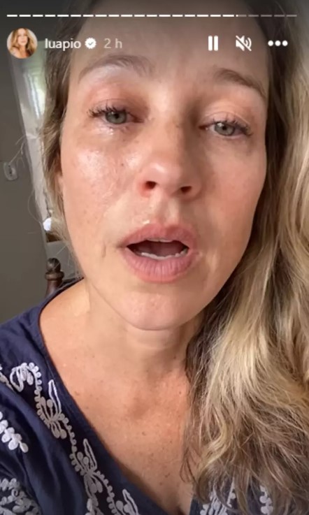 Luana Piovani chora na internet