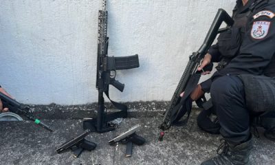 Polícia Militar apreende fuzil com criminosos em Caxias