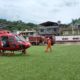 Helicóptero dos Bombeiros transfere atletas feridos no acidente com ônibus do Esporte Clube Vila Maria Helena, em MG (Foto: Divulgação)