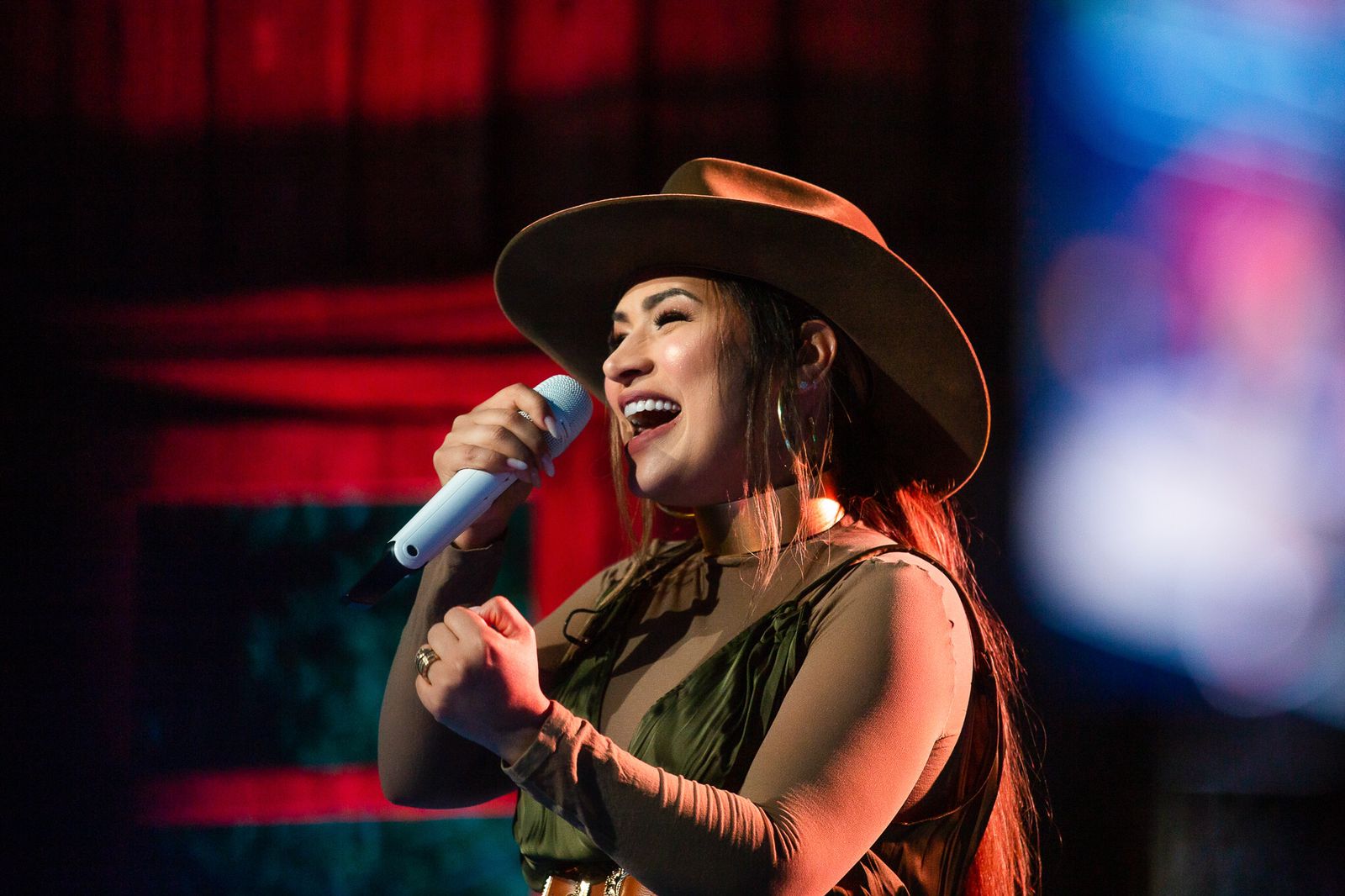 Simone Mendes estreia no 'BBB 23' com carreira solo