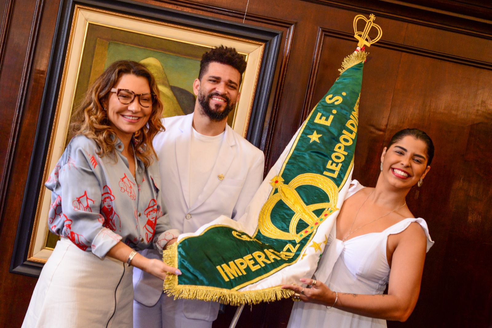 Janja Silva aceita convite para ser madrinha da velha-guarda da Imperatriz Leopoldinense