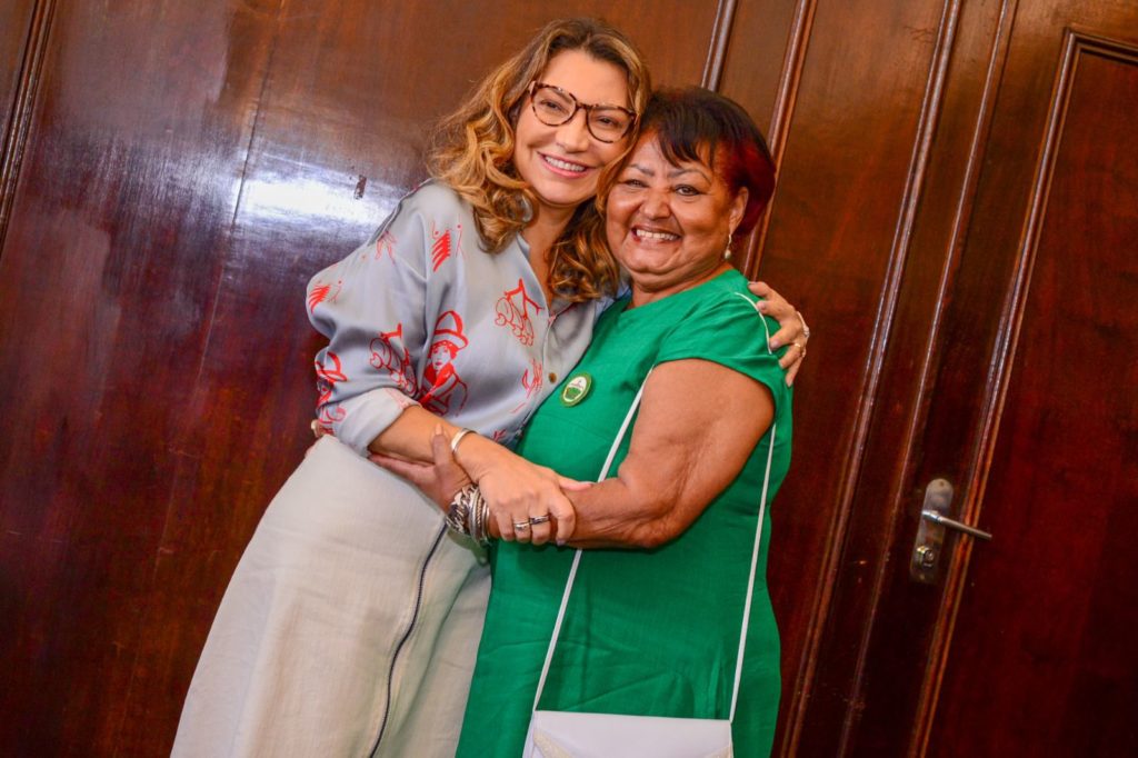 Janja Silva aceita convite para ser madrinha da velha-guarda da Imperatriz Leopoldinense