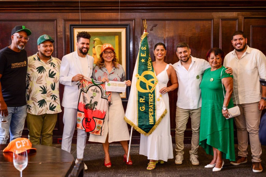 Janja Silva aceita convite para ser madrinha da velha-guarda da Imperatriz Leopoldinense