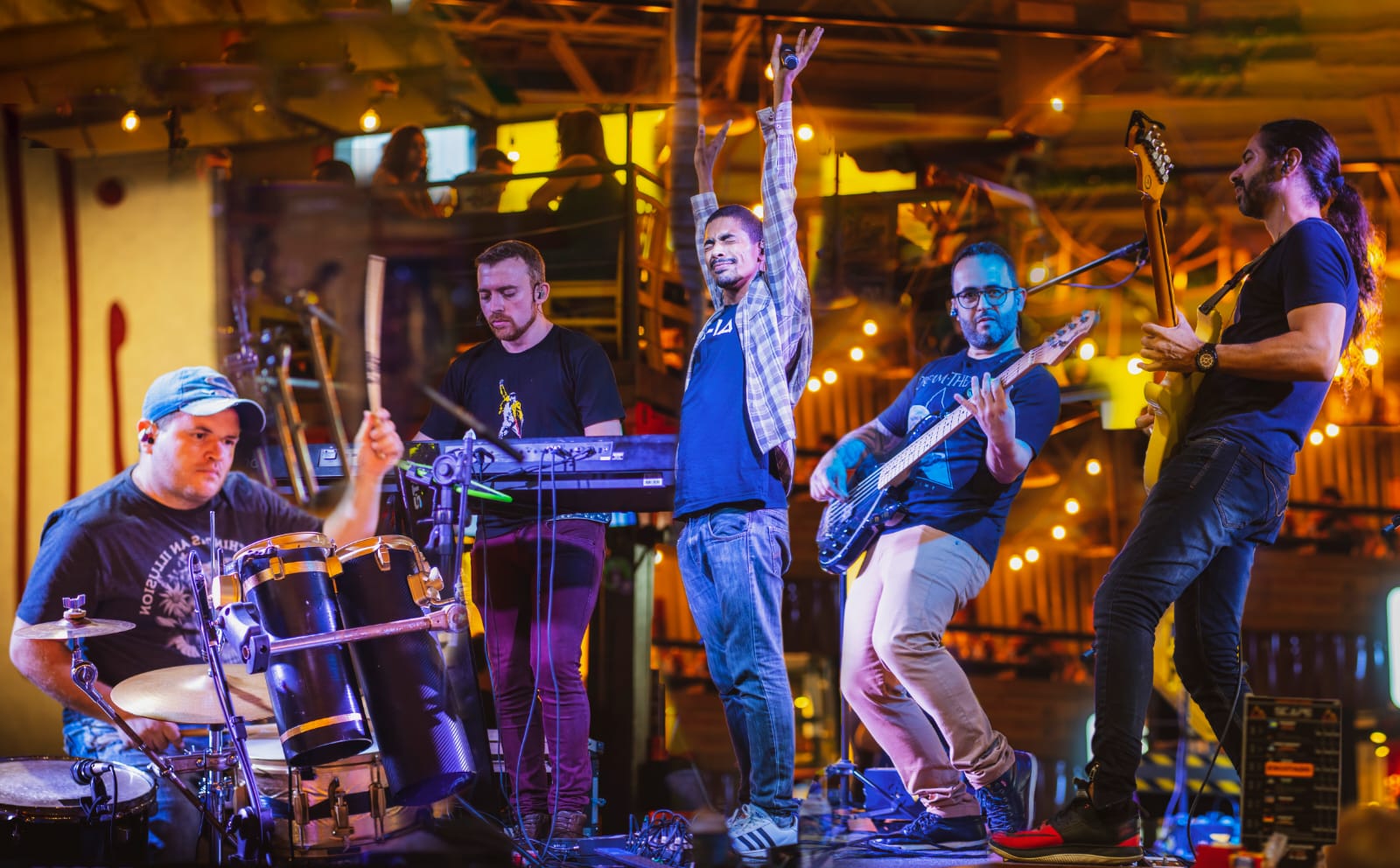 Downtown Cover celebra Queen e Legião em último final de semana