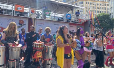 [FOTOS] Foliões já ocupam as ruas do Centro do Rio