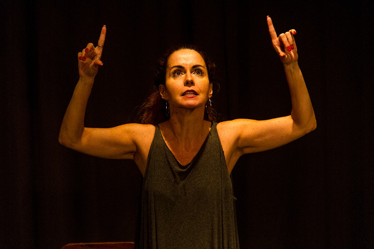 Rita Fischer leva à cena uma mulher à beira de um ataque de nervos (Foto: Divulgação)