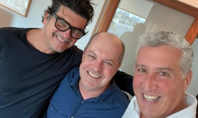 Samy Elia, empresário de Gloria Groove e Grag Queen, se reúne com CEO da Warner Chappell e diretor da UBC nos EUA (Foto: Divulgação)