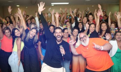 Ex-BBB Mau Mau faz sucesso em palestra de treinamento de vendas