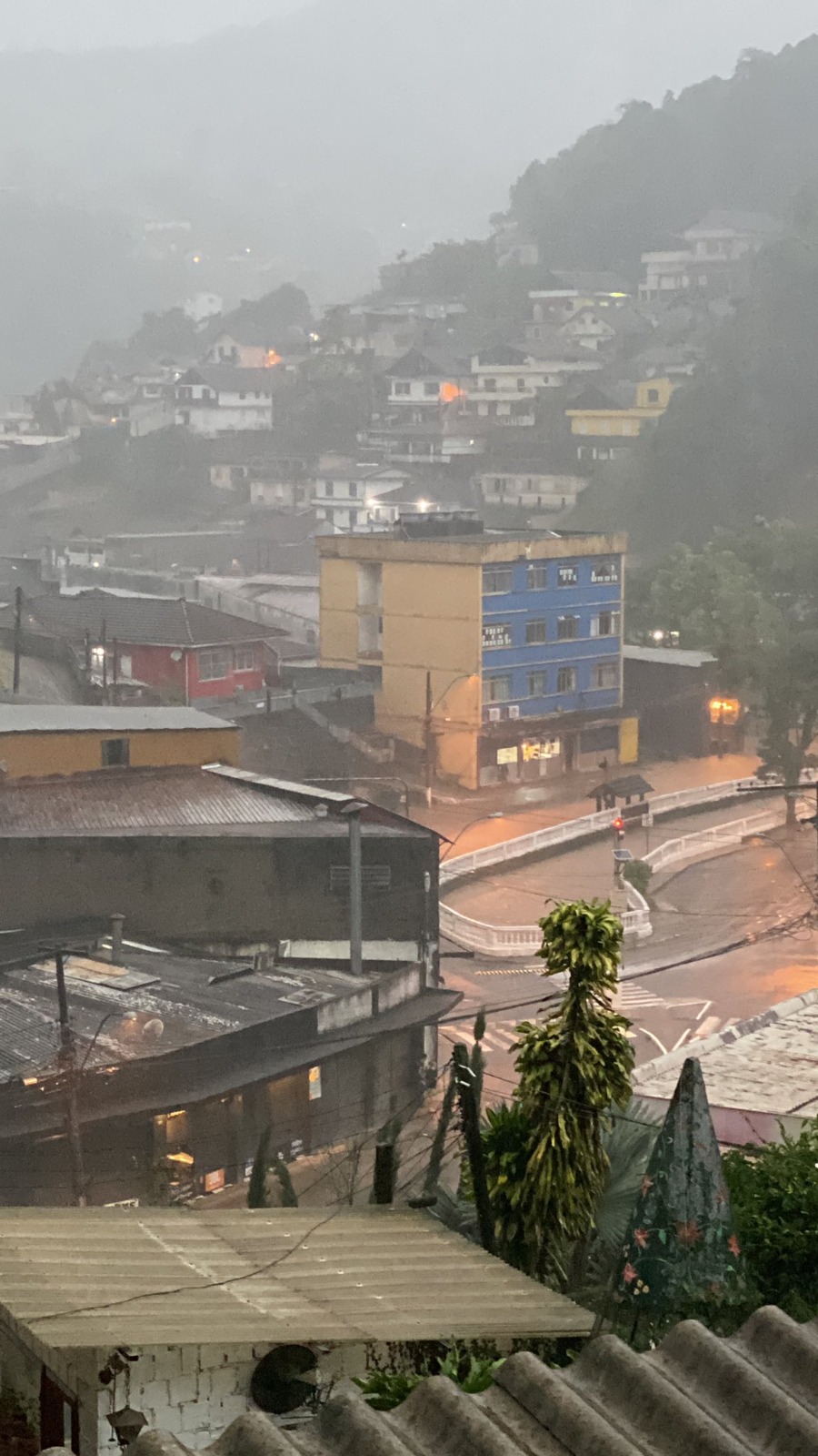 Petrópolis entra em estágio de atenção por conta da chuva