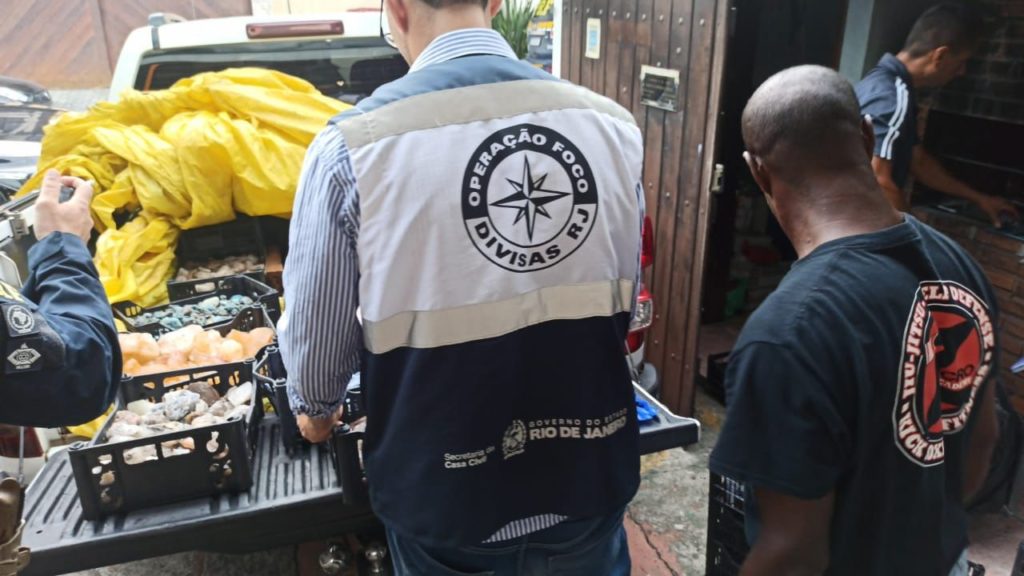 Barreira Fiscal apreende pedras semipreciosas em Angra dos Reis