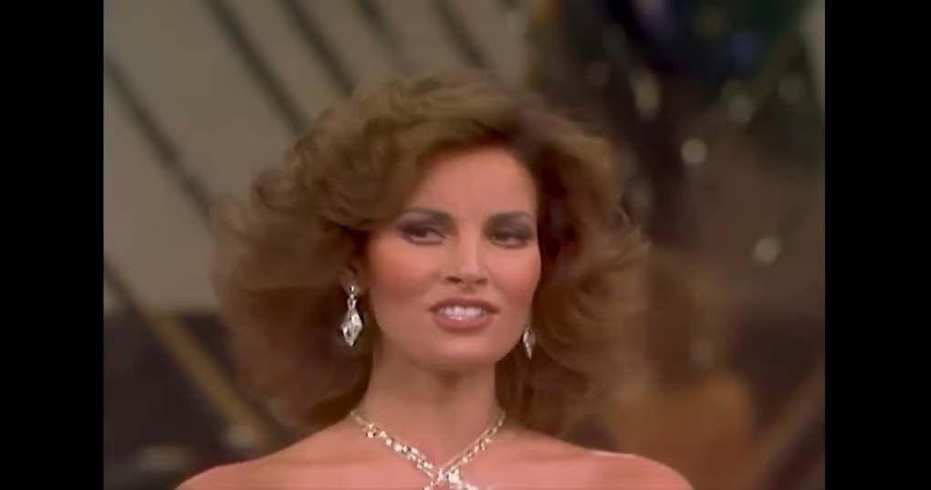 Morre, aos 82 anos, Raquel Welch, atriz de 'Os três mosqueteiros' (Foto: Reprodução)