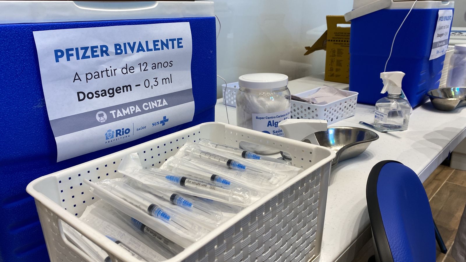 Rio começa a aplicar vacina bivalente contra a Covid-19