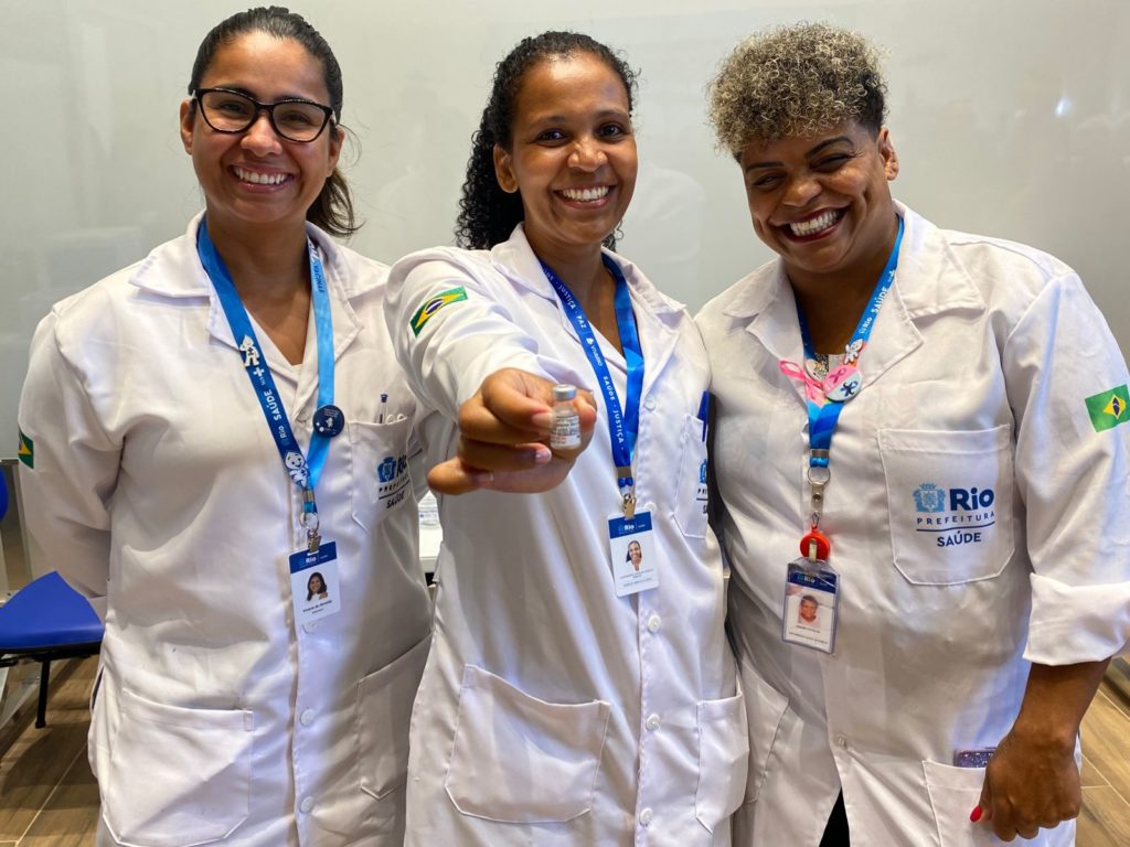 Rio começa a aplicar vacina bivalente contra a Covid-19 