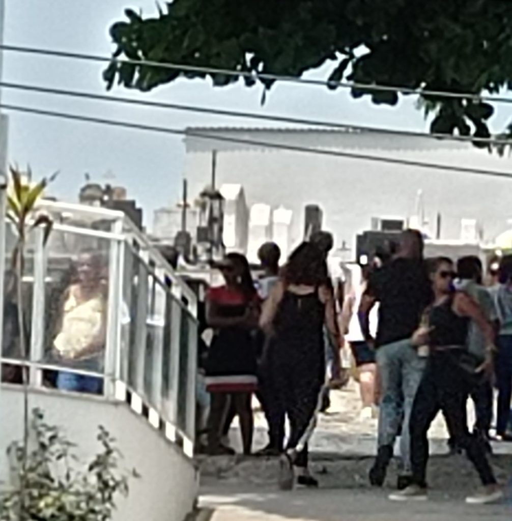Enterro do menino Hallan Luis da Silva Ramos, morto após cair de um prédio em Benfica, na Zona Norte do Rio