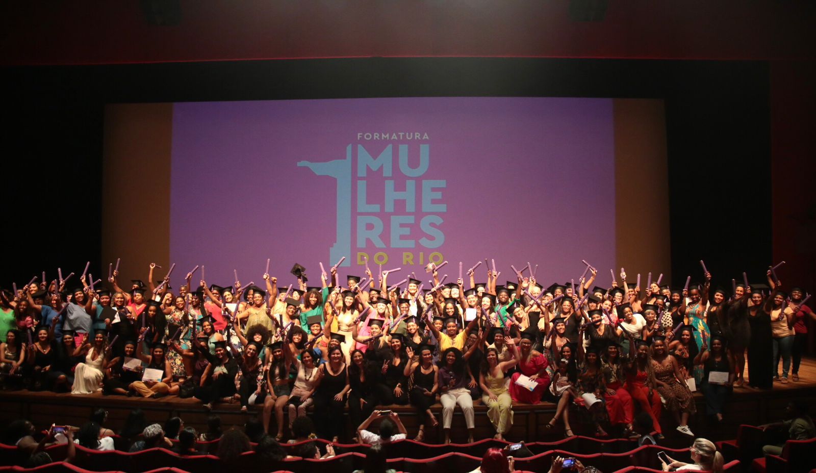 Prefeitura forma mais de 20 mulheres em curso de inglês, espanhol e programação web no Rio (Foto: Divulgação)