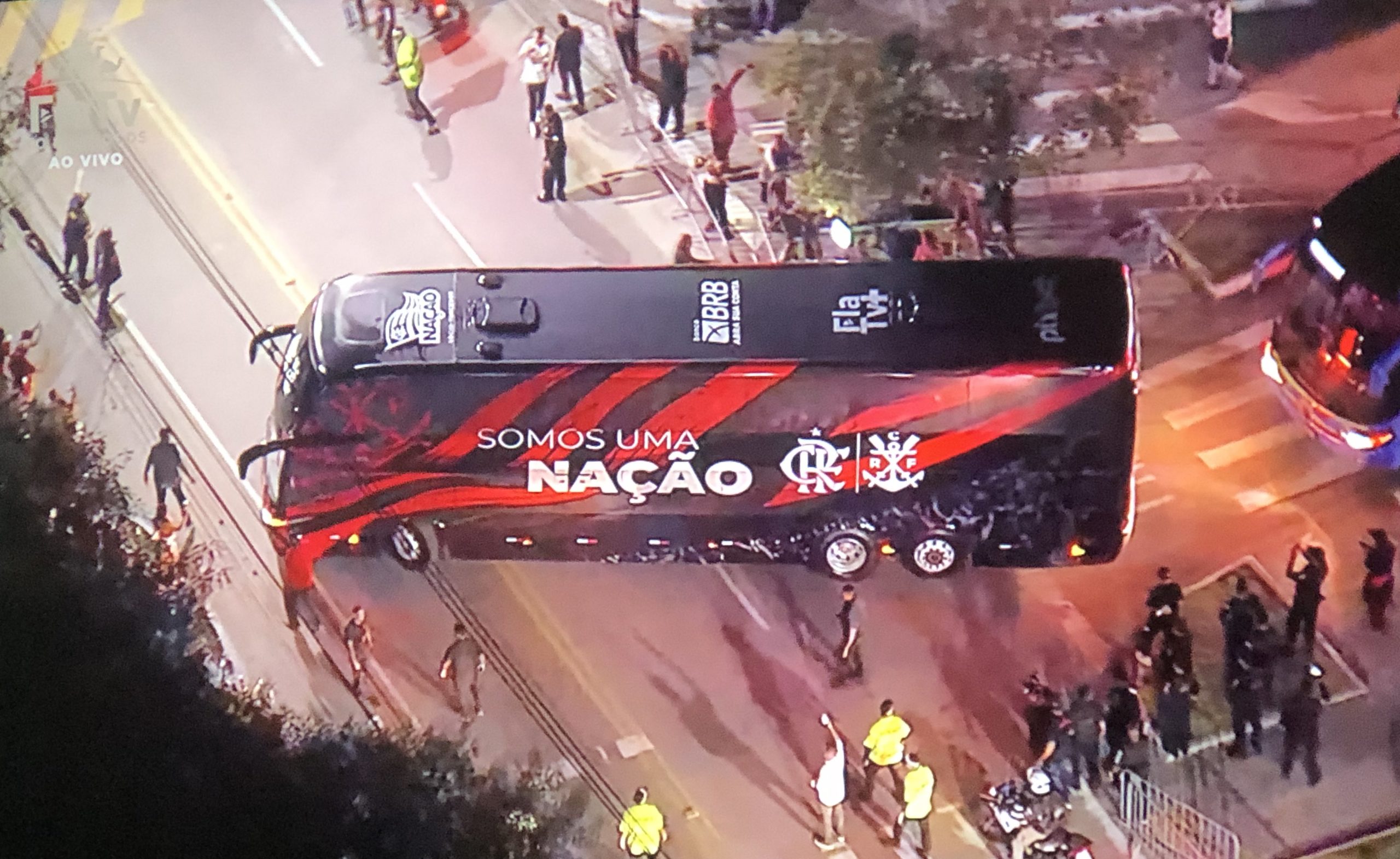 Ônibus grátis são disponibilizados para torcida em jogo do Flamengo no  Mundial