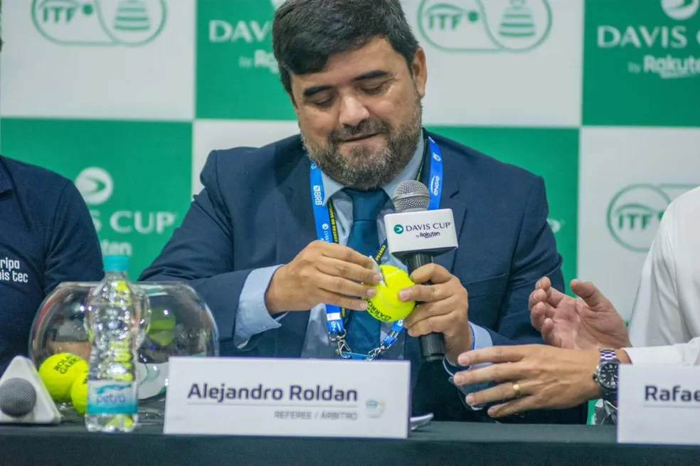 Brasil e China iniciam duelo na Copa Davis nesta sexta (Foto: Léo Piva)