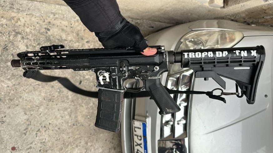 Fuzil apreendido na Vila Kennedy