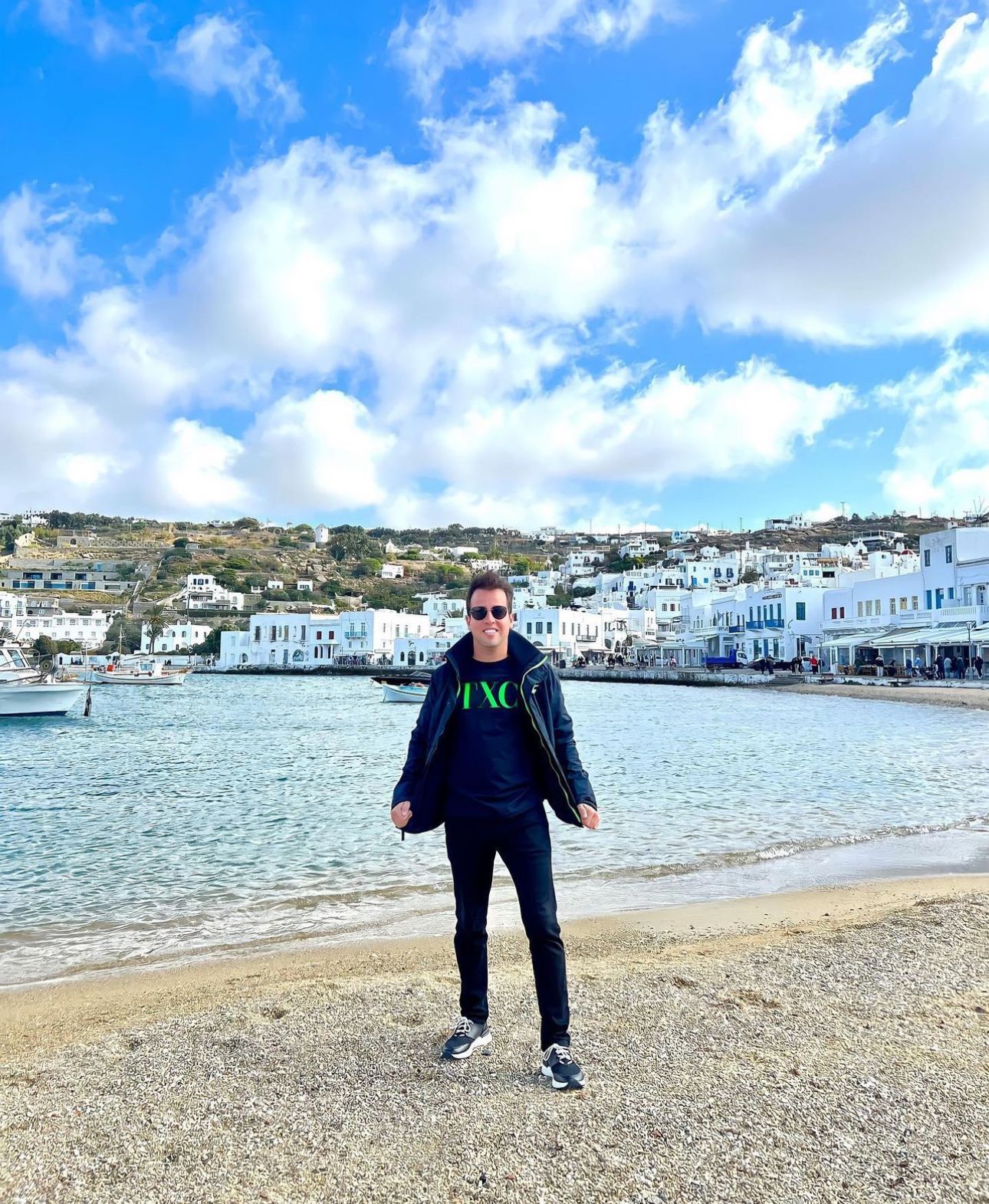 Influenciador Carlos Maynard já conheceu 21 países e viaja para o exterior duas vezes por ano (Foto: Divulgação)