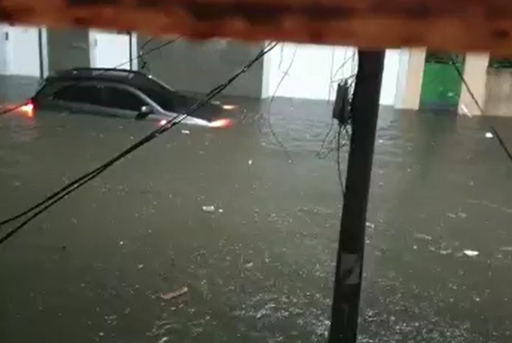 Temporal causa estragos na cidade do Rio e na Baixada Fluminense