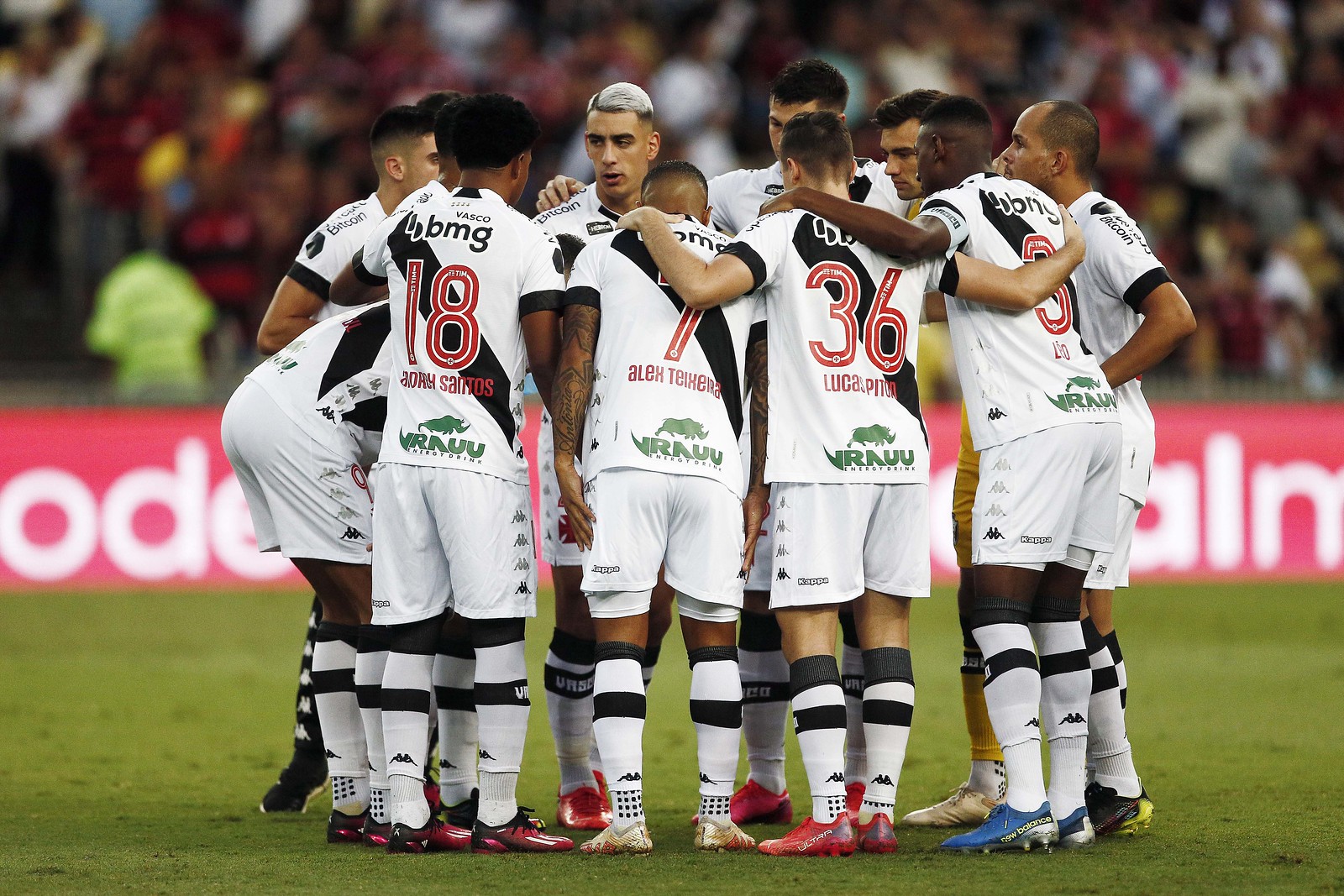 Vasco busca respiro contra o Grêmio no Sul