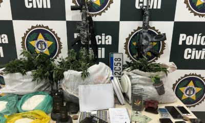 Criminosos são presos durante operação no Complexo da Maré, na Zona Norte do Rio (Foto: Divulgação)