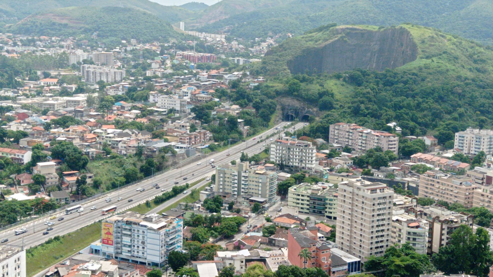 Túnel da Linha Amarela na altura da Freguesia, em Jacarepaguá