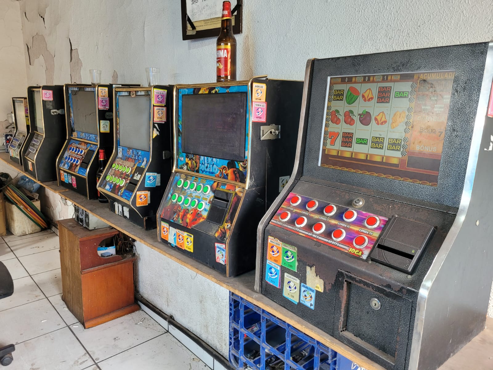 Polícia apreende máquinas caça-níqueis na Zona Norte do Rio (Foto: Divulgação)