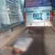 Jovem morre após ser empurrado de BRT em movimento, no Recreio