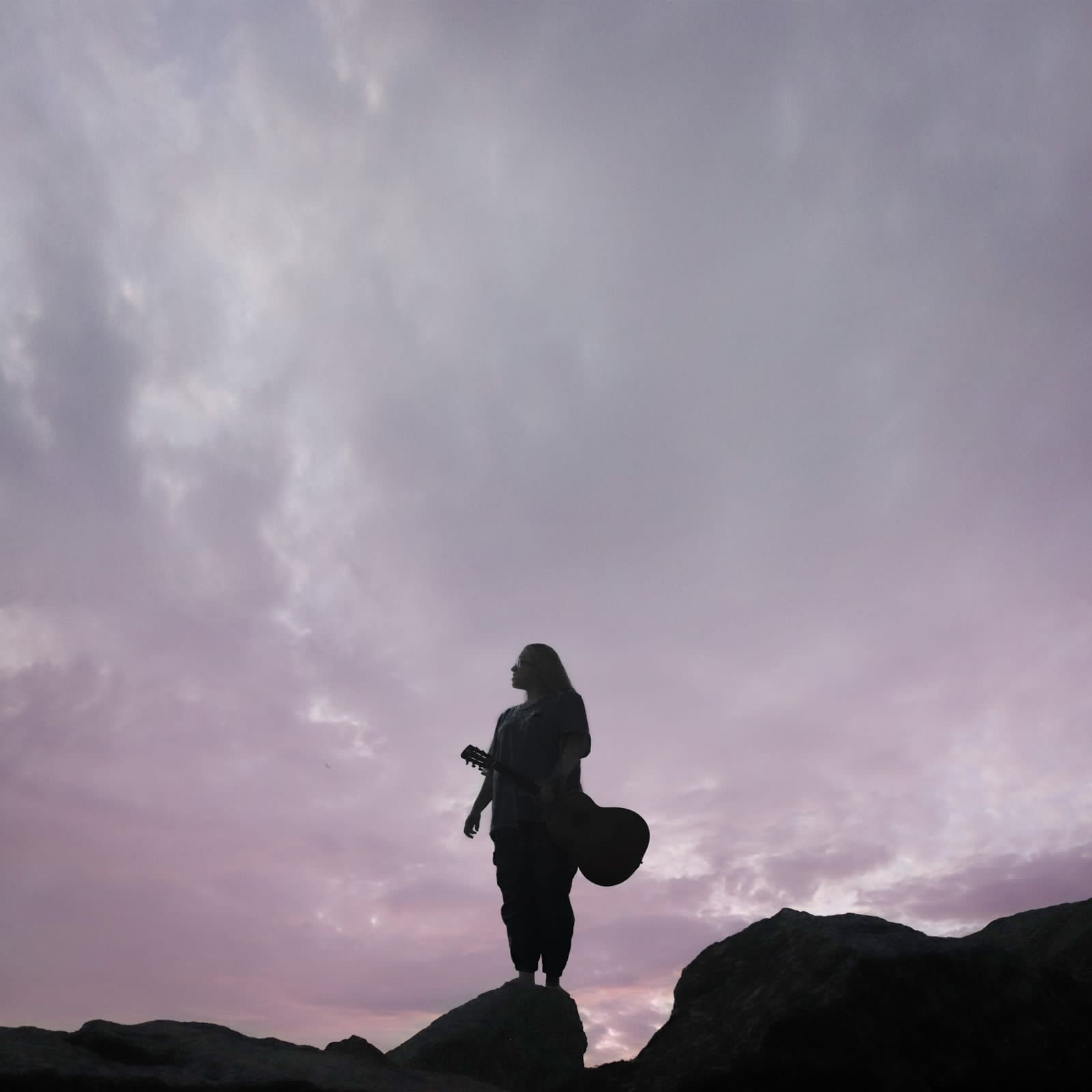 Abordando a intuição feminina, Luana Berti lança o single “Sexto Sentido”