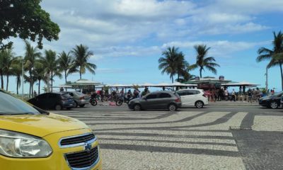 Ciclista morre após ser atropelada por caminhão na Avenida Atlântica, em Copacabana (Foto: Divulgação)