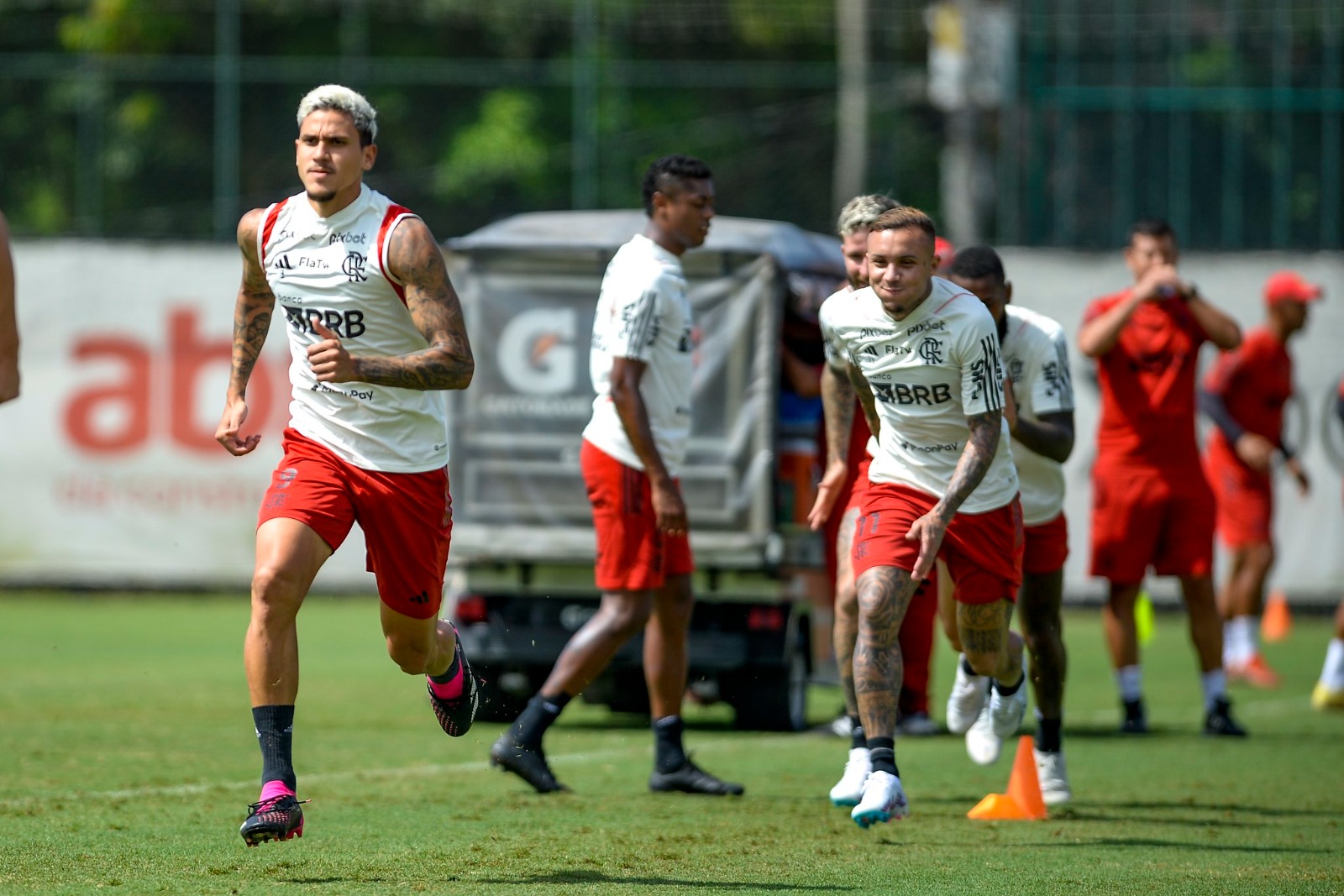 Grêmio finaliza preparativos para jogo decisivo contra Flamengo