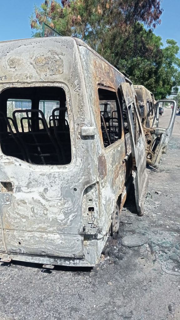 Vans são incendiadas na Zona Oeste do Rio