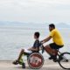 Bicicletas adaptadas e caiaques oferecem lazer inclusivo no Rio