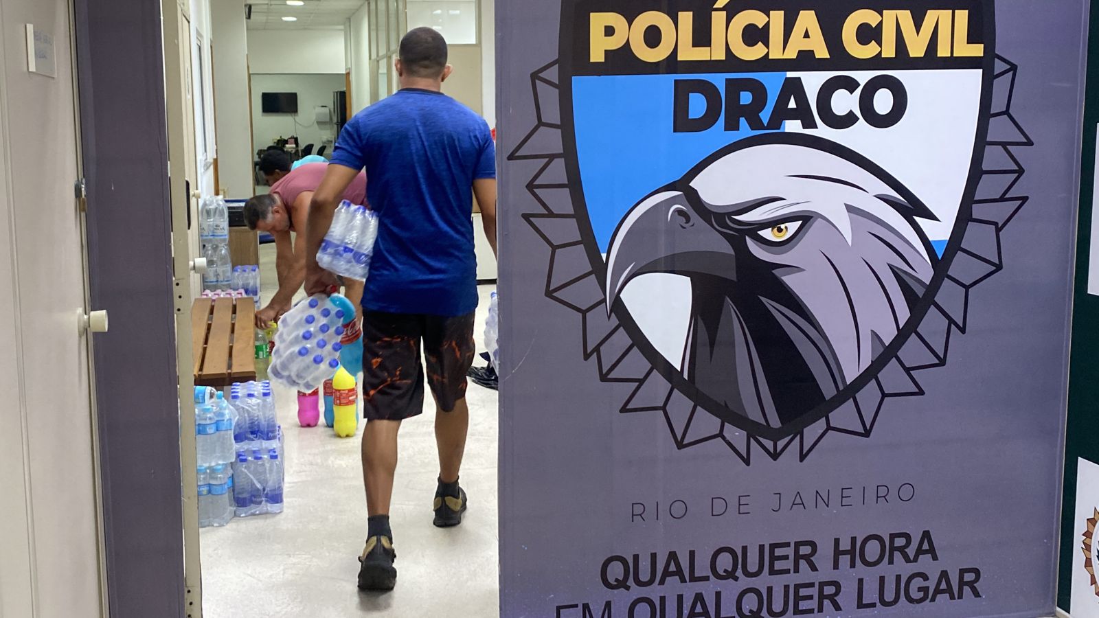 Polícia faz operação para coibir monopólio da venda de água na Gardênia Azul