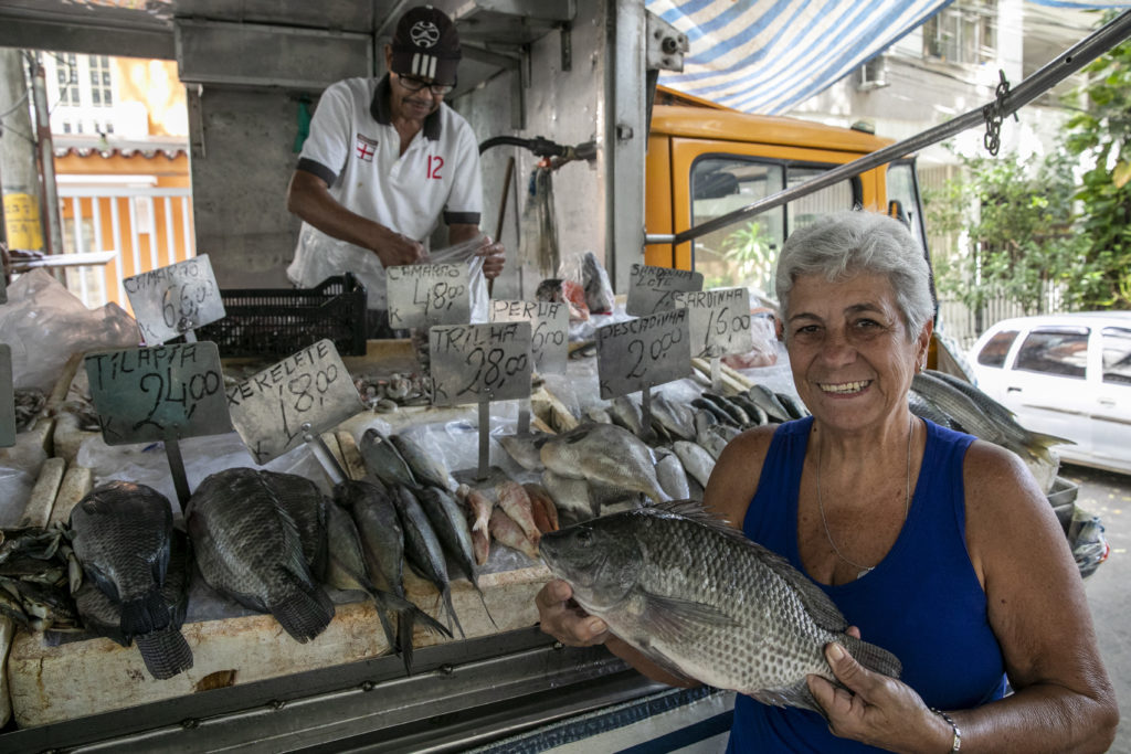 Dona de casa Marli Bernardo Cavalliere, de 70 anos, já tem como tradição comprar pescados para reunir a família na Sexta-feira da Paixão