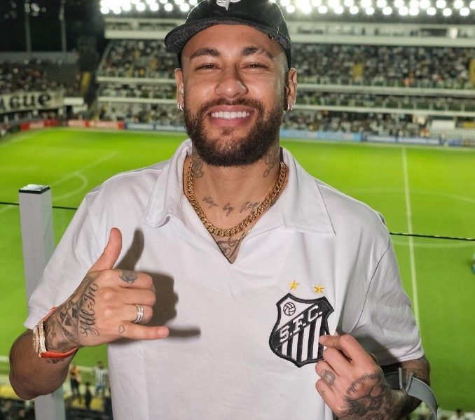 Notícias do Santos FC 🗞️ on X: Neymar nos iludindo em pleno domingão 🤍🖤   / X