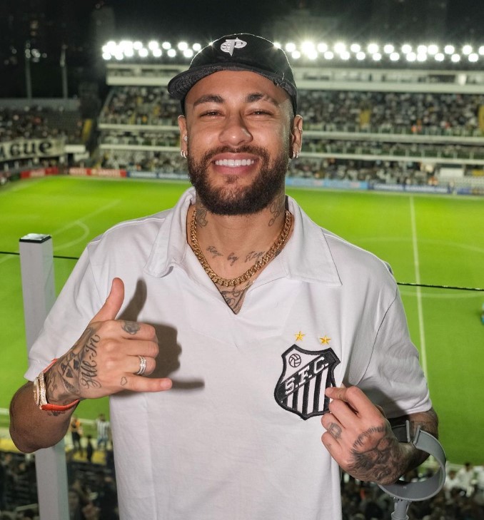 Notícias do Santos FC 🗞️ on X: Neymar nos iludindo em pleno domingão 🤍🖤   / X