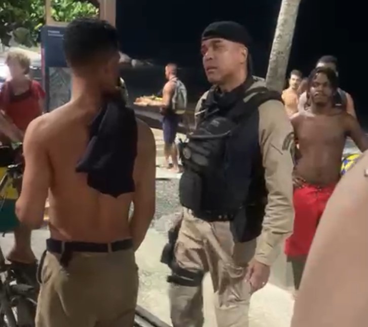 Guarda municipal agride vendedor ambulante no Arpoador