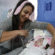 Secretaria municipal de Saúde promove ação de Páscoa com bebês internados