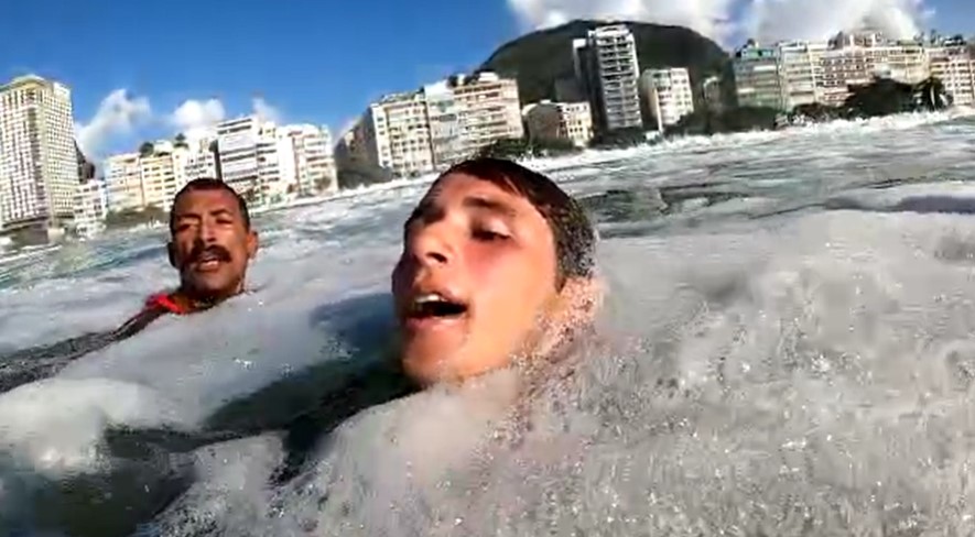 Surfista se afoga na Praia de Copacabana