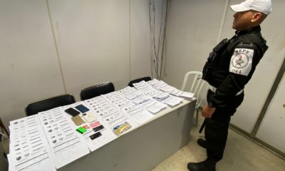 Integrantes de torcida organizada com ordem de afastamento dos estádios são detidos no Maracanã (Foto: Divulgação)