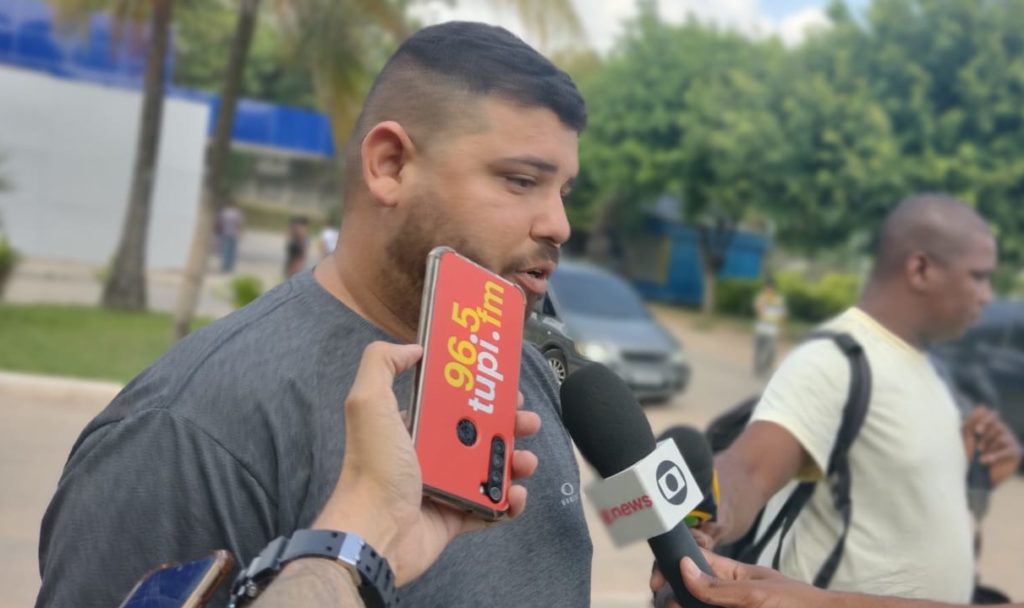 Família nega que homem que ateou fogo em ônibus em Duque de Caxias tenha parentesco com vítimas