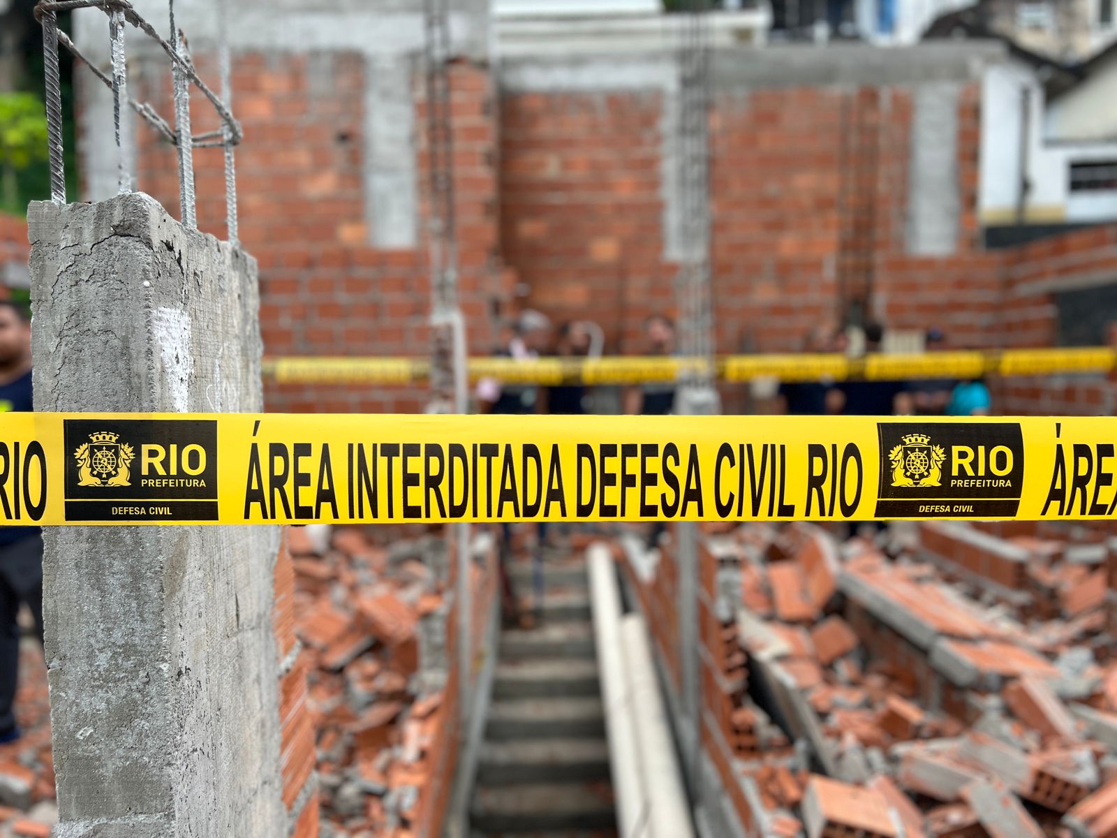Subprefeitura da Zona Sul realiza demolição de construção irregular no Tabajaras, Zona Sul do Rio