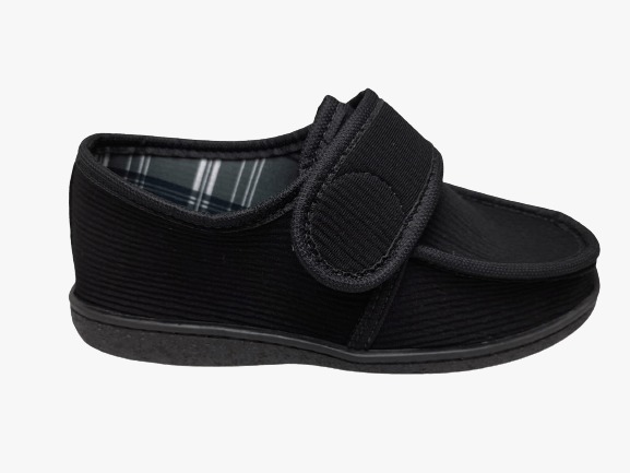 Saiba por que pantufa é o calçado ideal para idosos (Foto: Divulgação)