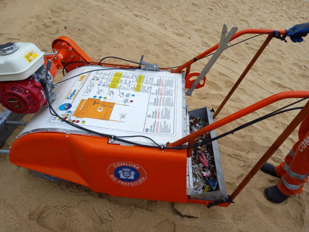 Novo equipamento da Comlurb para limpeza de praias