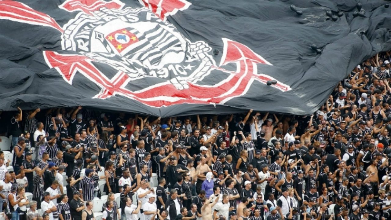 STJD pune Corinthians com perda de mando de campo por gritos homofóbicos da  torcida no Majestoso - Lance!