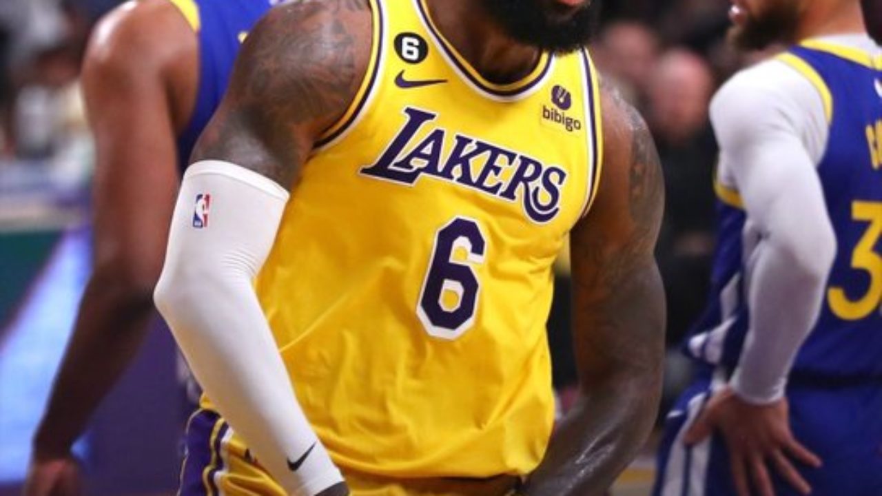 Sob as ordens de LeBron, Lakers trituram Warriors e vão às finais