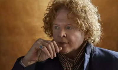 Mick Hucknall, vocalista da banda Simply Red
