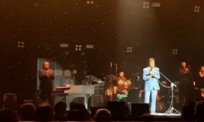 Roberto Carlos homenageia Rita Lee